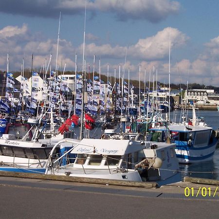Hotel Du Port Concarneau Bagian luar foto