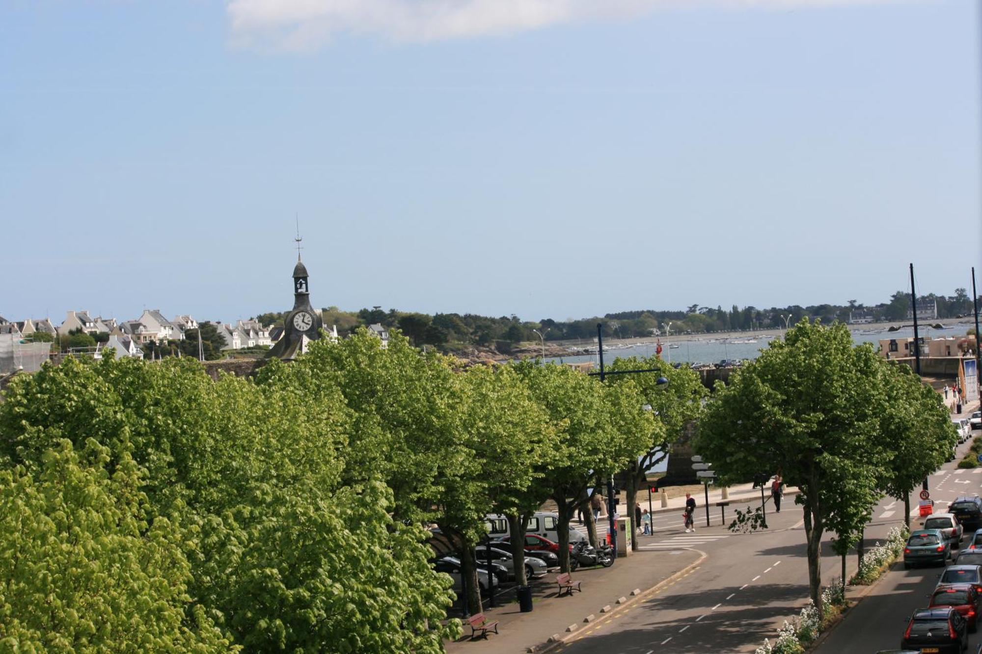 Hotel Du Port Concarneau Bagian luar foto